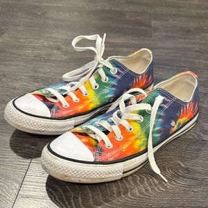 Converse women’s size 9 Tie-Dye Sneakers